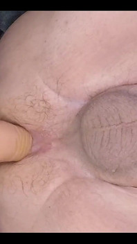 Un altro fantastico video della mia macchina da sesso e il mio dildo preferito mi allenamento il culo
