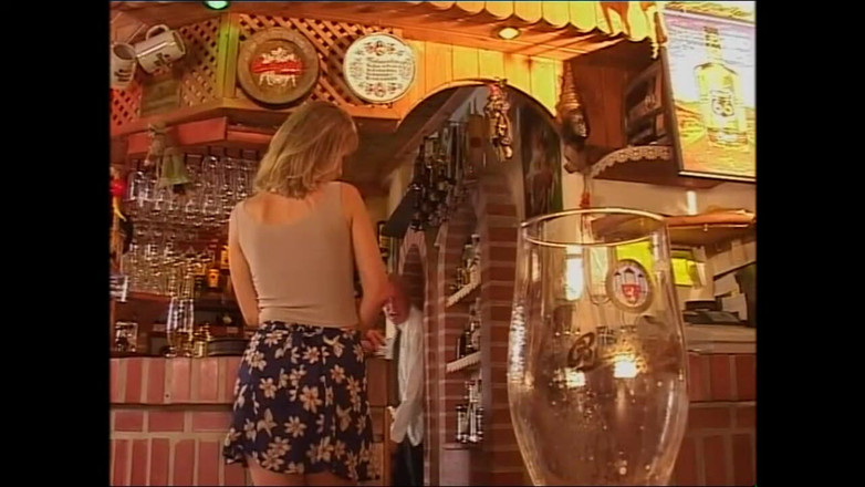 MMV films - The Original: 寻找坚硬大鸡巴的美丽女孩在户外被性交 - （完整电影高清）