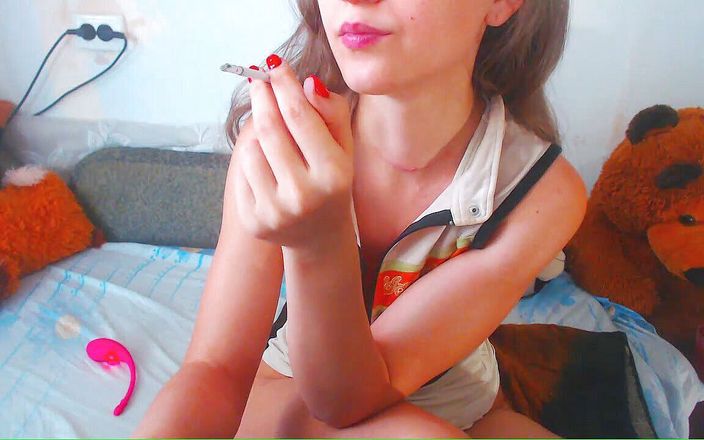 Anna not ideal angel: Smoke fetiš - kouřová sexy pro tebe můj piercingový jazyk