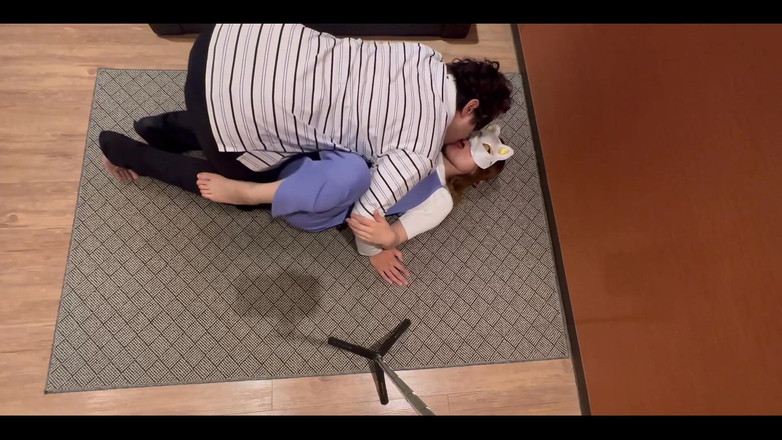 LuuLee0804: Perverser hat sex im wohnzimmer, während ehemann einkaufen geht und...