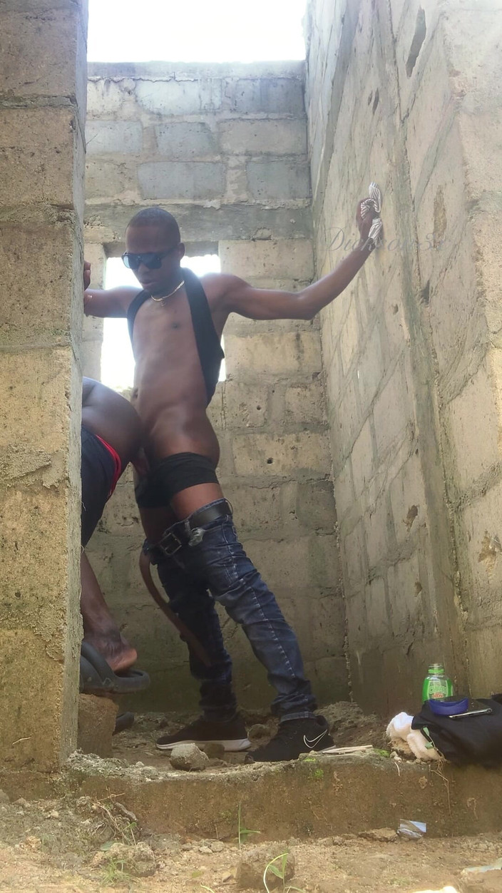 Dickass3x: Szybki piesek w niewypełnialnym budynku z moim hebanowym przyjacielem BBW