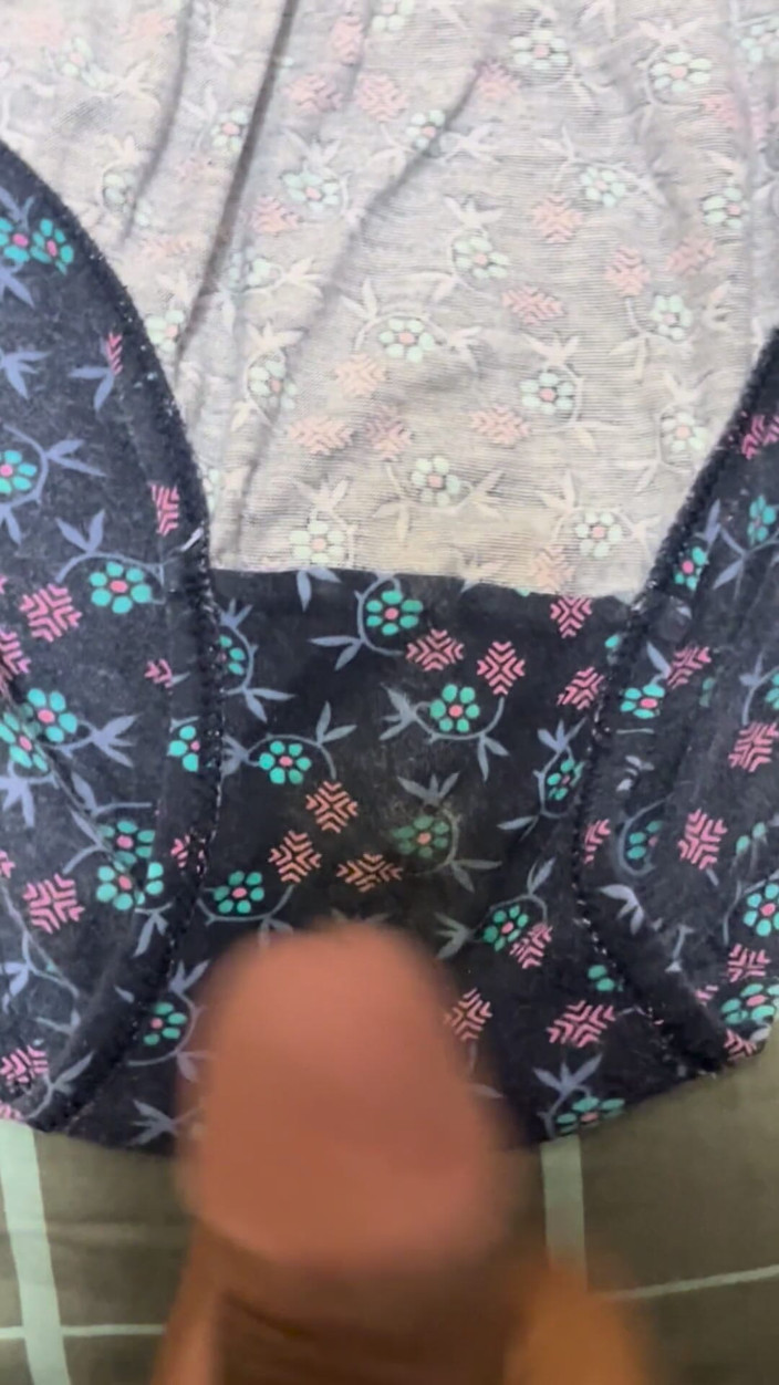 Cumlover35804: Dobul Cum!! My Step Stepsister Cums Panties