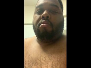 Blk hole: Zenci adam duşta mastürbasyon yapıyor