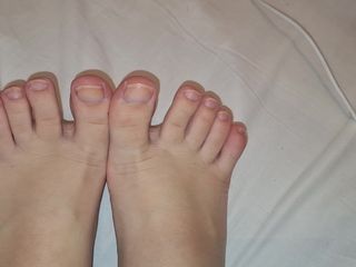 Mell: Long Needed Toe Polish Clean