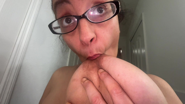 VeeVee Vixen: Antrenament pentru sfârcuri de 2 cm lungime