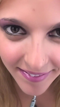 Uległa dziwka Lexi Love bierze to z ust do tyłka