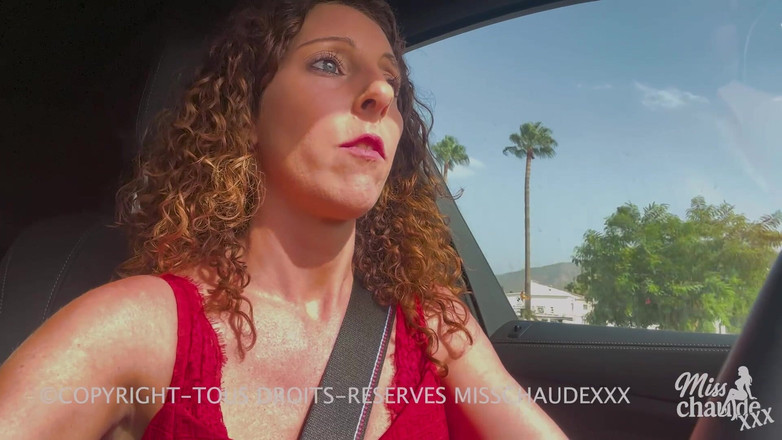 Misschaudexxx: Misschaudexxx, I Suck and Fuck by the Pool