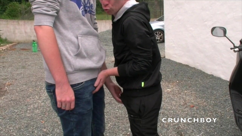 Sex humiliation with french lads: Umiliazione sessuale con un ragazzo scally