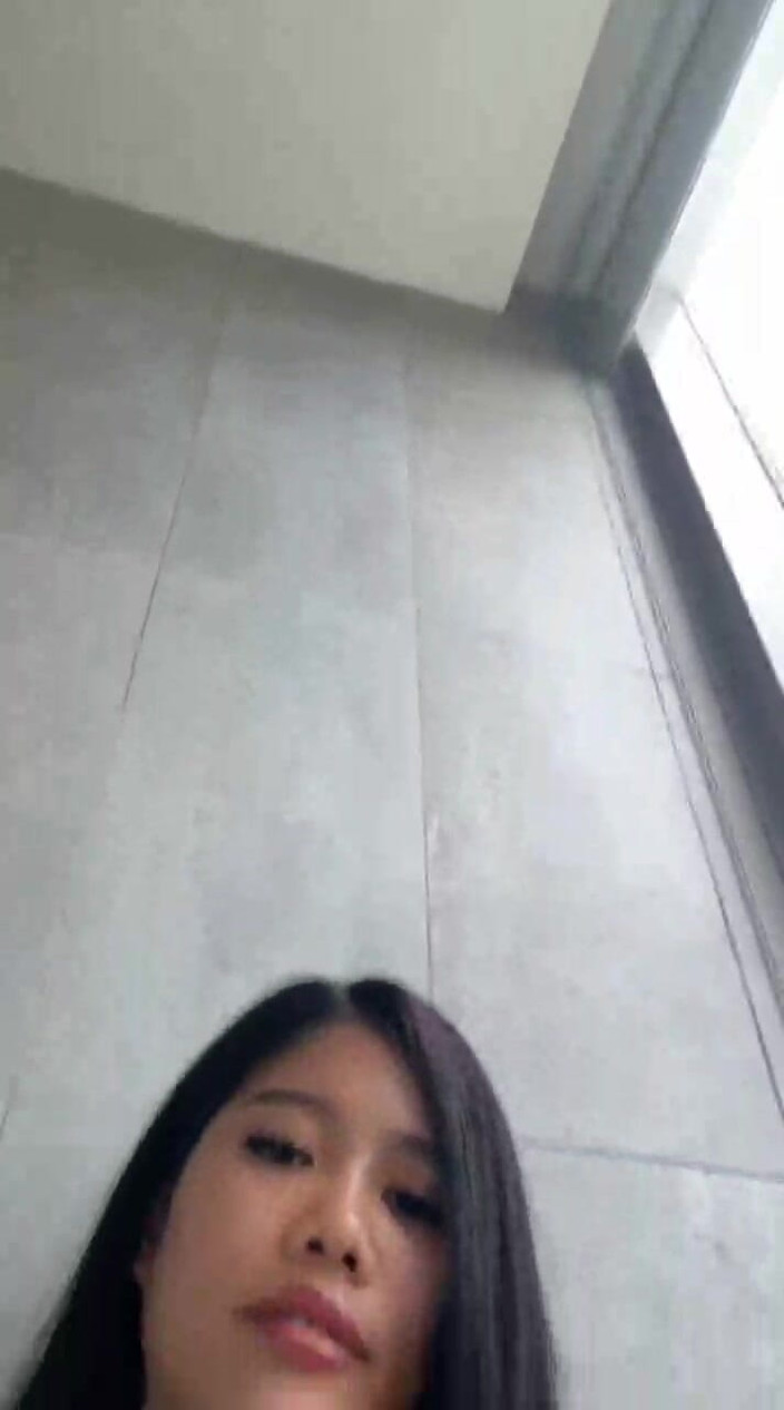 Mae Melody: 厚脸在浴缸 2