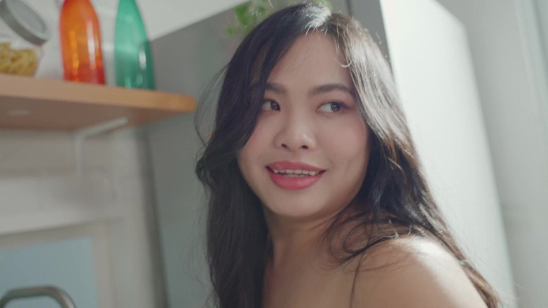 Asian Milfs n Teens: Pembantu rumah Thai membersihkan zakar saya - Milfs sesat dan remaja