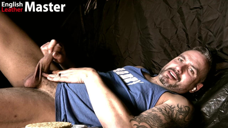 EnglishLeathermaster: 캠핑 중 언컷 새아빠와 함께하는 Soggy 비스킷