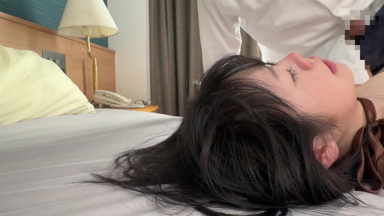 Raptor Inc: Ruri - na skraju zwolnienia oferuje swoją pasierbicę swojemu szefowi! Niewinna...