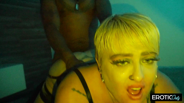 CurvyMilfs: Bbc anal libra leva a pingar rosebud prolapso