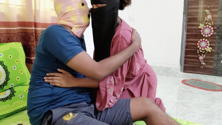 HottyKisku02: Sexuální tajemství desi hidžábské tetičky za zavřenými dveřmi část jedna s...