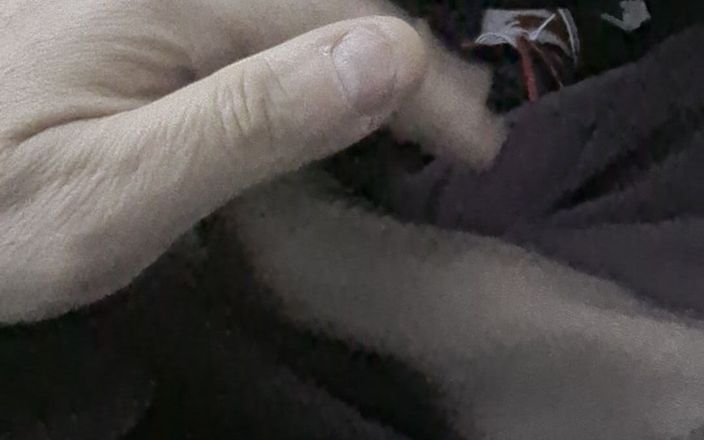 MisStockingFeet: Stockinged Footjob in the Car