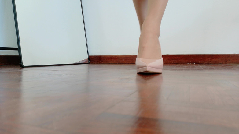 Kinky Lyrical: 高跟鞋asmr - 尖高跟鞋