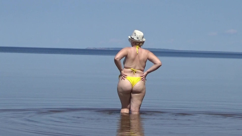 RedRoseRus: Moje žena na pláži