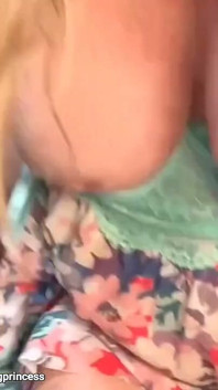 POV Záběr zblízka na anální fisting a šukání nohou Mareslut