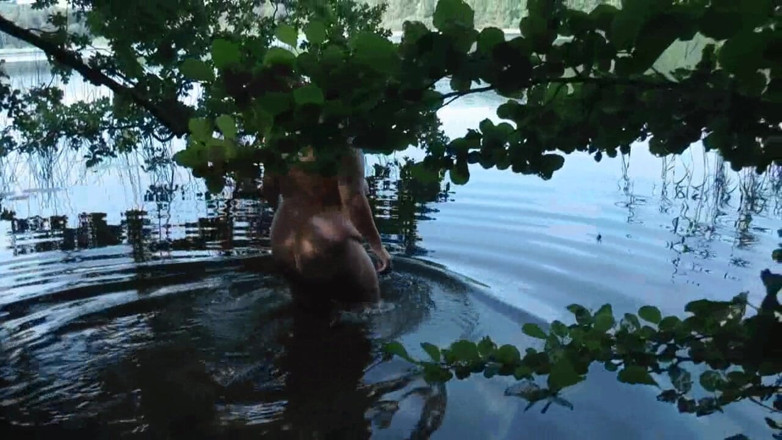 Anna Devot: Annadevot - Segretamente nuda al lago