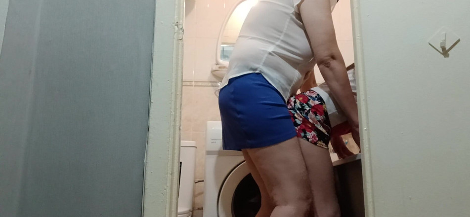 Lesbian-candys: Estou traindo meu marido com sua meia-irmã lésbica