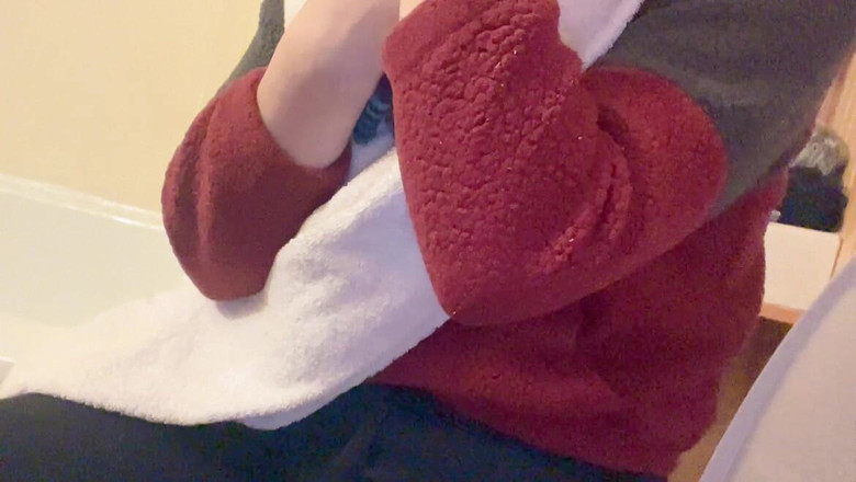 sweethanajapanese: Крихітна природна хана з цицьками така приємна, що вона у ванній кімнаті закінчує душ