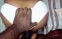 Hotwife Srilanka: Esposa caliente follada por el amigo de su marido mientras...
