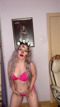 Bancimu melumasi strap-onku -bayar hadiahnya, sissygirl! Klip oleh Findom Goaldigger