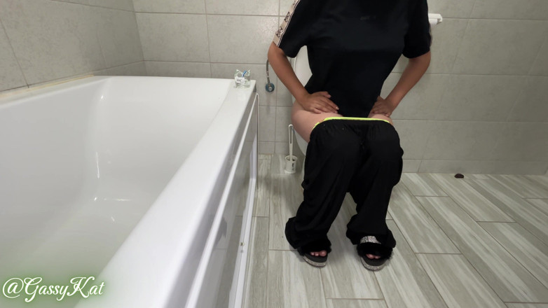 GassyKat: The Daily Toilet Episode 31