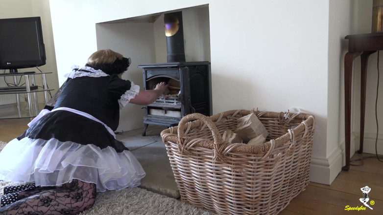 Dirty Doctors Clips: The maid - lighting the fire