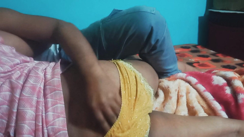 Manjushukla: Indiancă bhabhi având o relație romantică cu iubitul ei