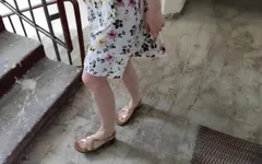 A Slender Beauty Got a Dick in the Entrance