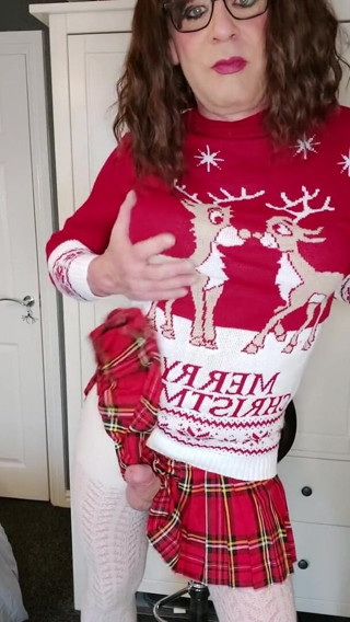 Juniperberi29: Christmas crossdressing fun