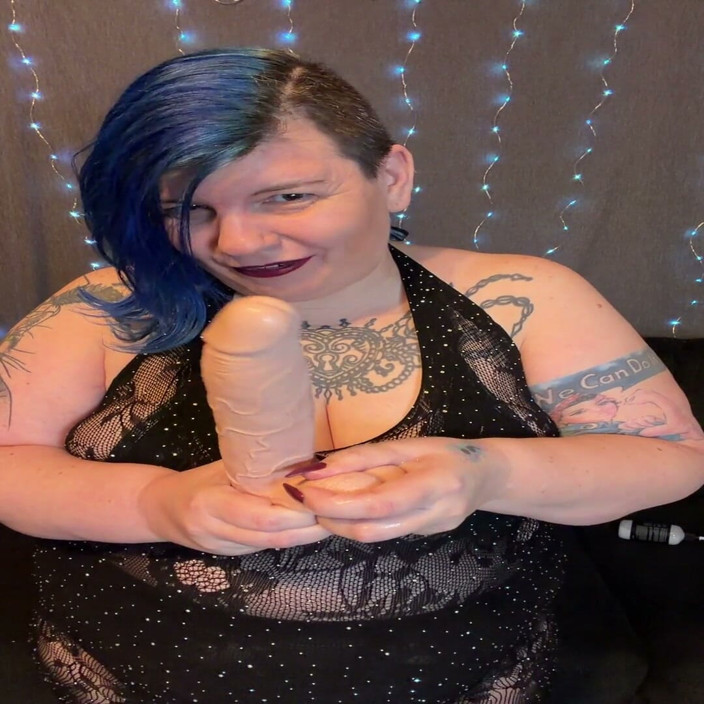 Miss quinn Cater: JOI-jack off with Missquinn and Her Big Dick, but You...