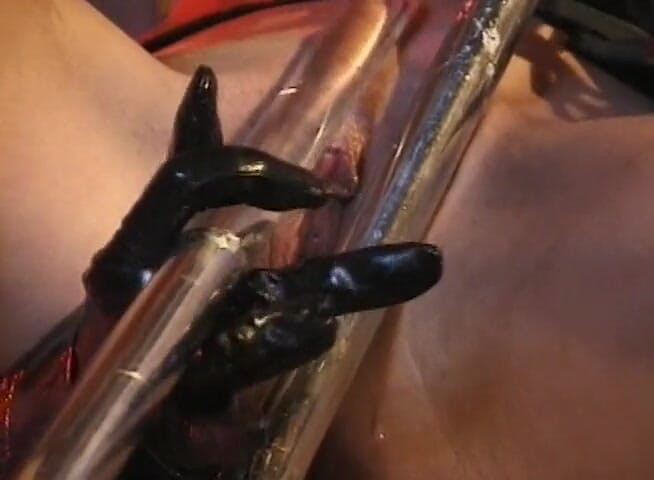 3some Bangers: Twee hete slaven doen hun meesters bieden