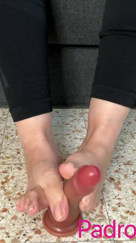 Menggergaji kaki saya