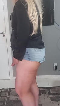 Punggung seksi saya dalam skirt!