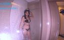Bee TH: Séance photo en bikini sous la douche