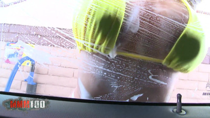 MMM100: Lavage de voiture et baise de chatte pour cette blonde...