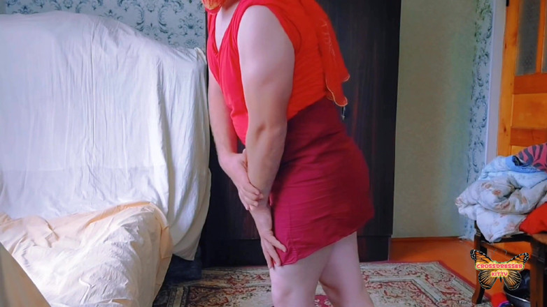 Kitty_Cross: 그녀의 방에서 핫한 섹시한 비디오를 만드는 것을 좋아하는 크로스드레서 Kitty 아마추어 십대 펨보이 모델