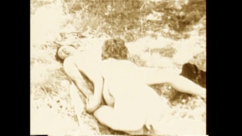 The Unforgettable: Di atas rumput membakar dedaunan