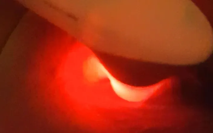 Malla: Švédská manželka má mokrou kundičku, když manžílek posílá honění Filmy...