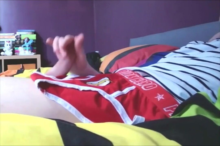 Gay Scottish twink Sammy Andrews: Sammy Andrews acabando en ropa interior de superhéroes
