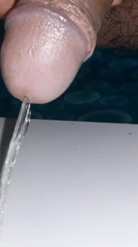 Čůrání v koupelně video xhamster černý péro indické