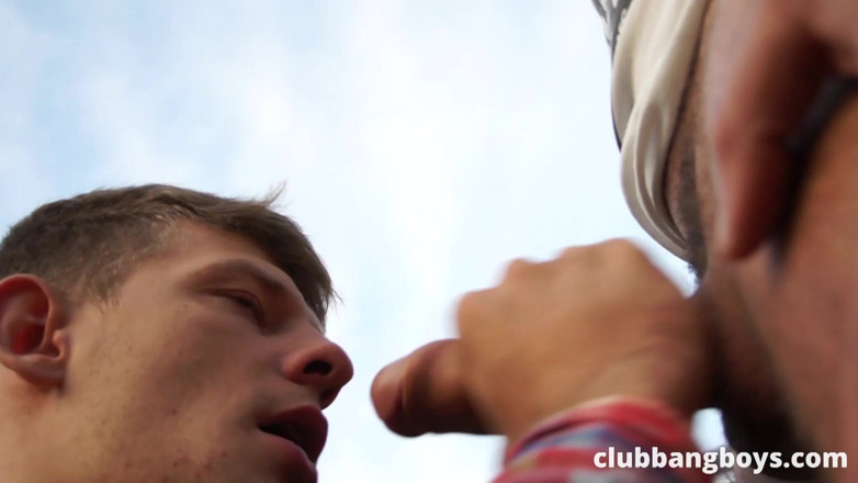 Club Bang Boys: Fără curse gratuite. Gaz sau cur!
