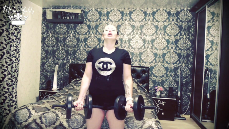 Goddess Misha Goldy: 101 weight liftings repeats for biceps challenge!