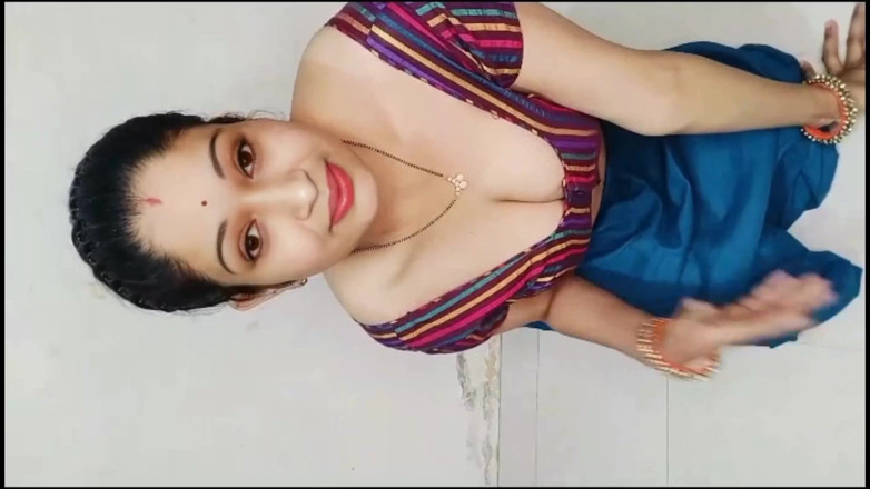 YourUrfi: Inderin sexy maal bhabhi fingert muschi und pissen