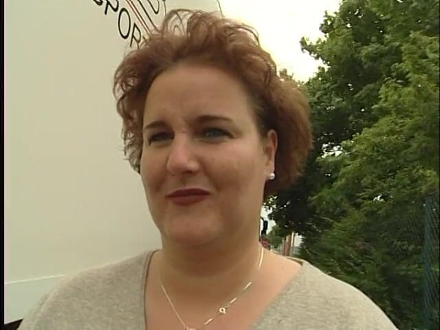 Xfucks: Reife bbw zieht möpse im freien blank