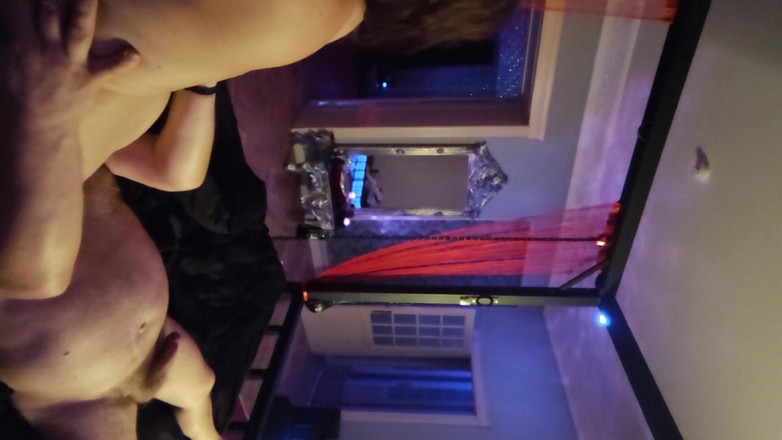 Bastet: ハードコアBDSM乱交。男たちが鎖に縛られた女とセックス、そしてベッド、集団性交。