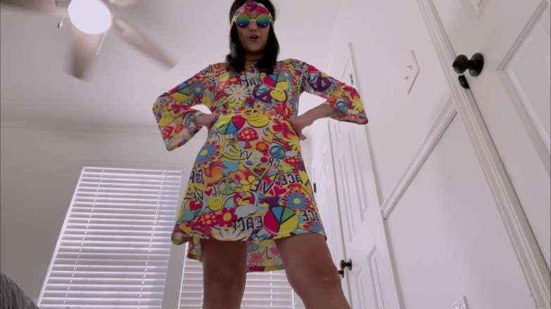 Kink in Time: Devyn's Groovy '60s Giantess Fantasy 4K มุมมองคนเย็ด, surrender ตัวเล็กรออยู่!