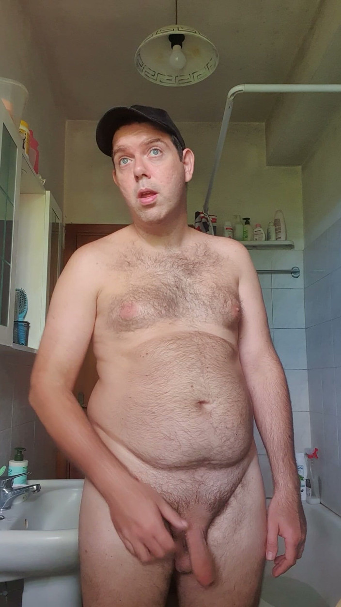 Mirko2589: Nude in Bathroom with Hat